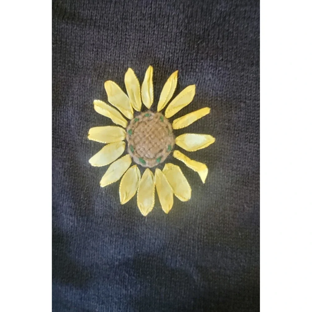 Orvis Women's Medium Cardigan  Button Up Sweater Flowers Daisy's‎ Navy Blue